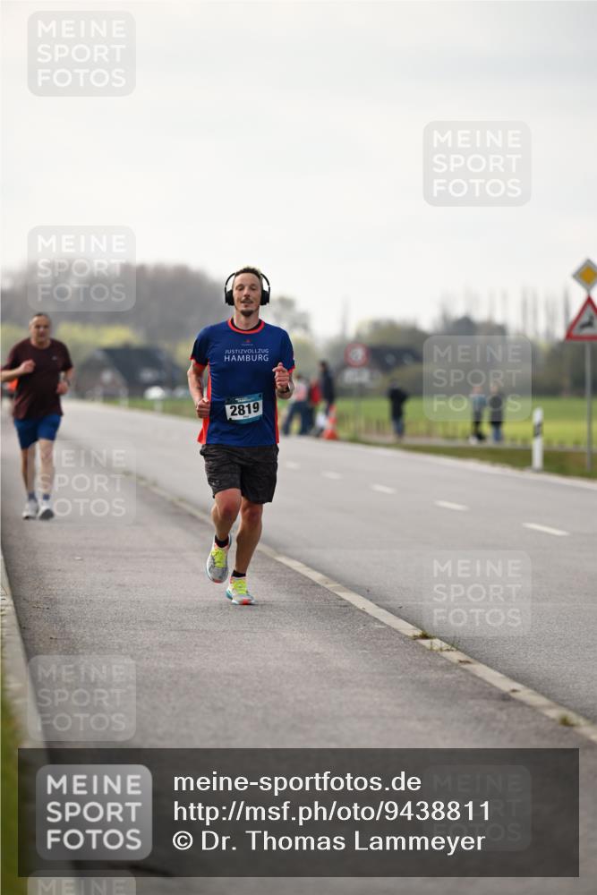 12.04.2026 - 45. Internationalen Wilhelmsburger Insellauf Dr. Thomas Lammeyer http://msf.ph/oto/9438811 12.04.2026 09:56:06 Laufen 2819 meine-sportfotos.de