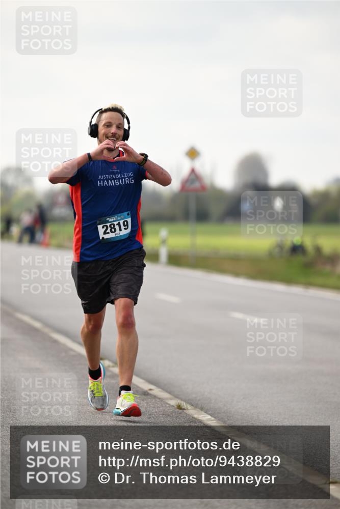 12.04.2026 - 45. Internationalen Wilhelmsburger Insellauf Dr. Thomas Lammeyer http://msf.ph/oto/9438829 12.04.2026 09:56:08 Laufen 2819 meine-sportfotos.de