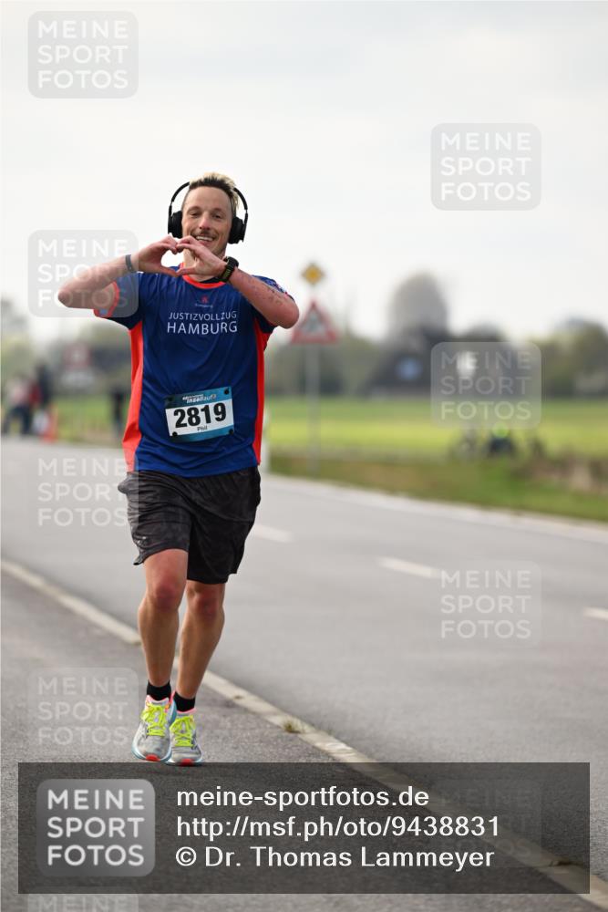 12.04.2026 - 45. Internationalen Wilhelmsburger Insellauf Dr. Thomas Lammeyer http://msf.ph/oto/9438831 12.04.2026 09:56:08 Laufen 2819 meine-sportfotos.de
