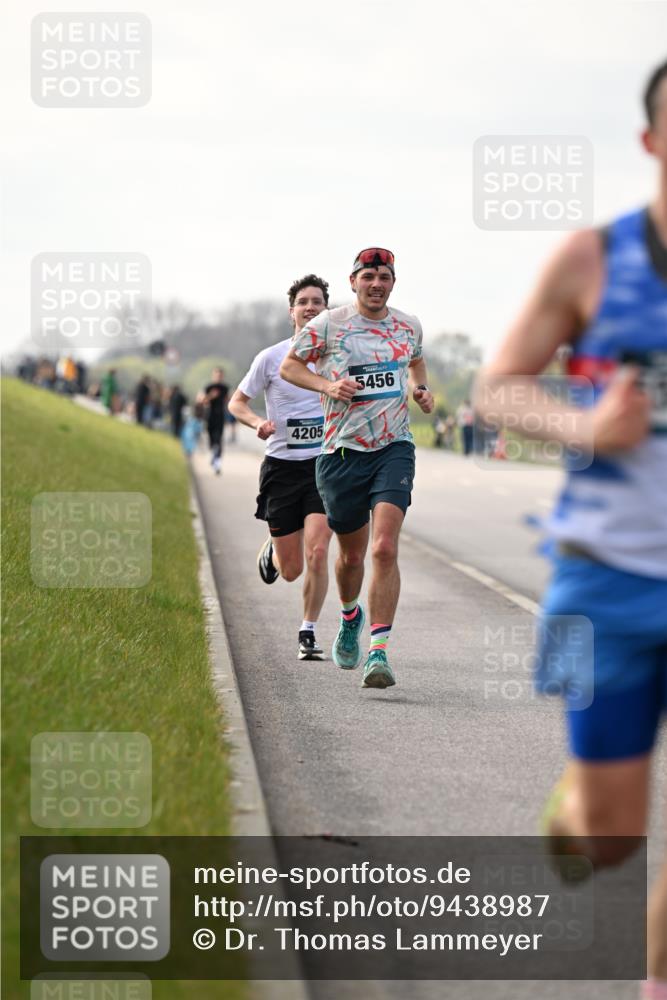 12.04.2026 - 45. Internationalen Wilhelmsburger Insellauf Dr. Thomas Lammeyer http://msf.ph/oto/9438987 12.04.2026 09:56:55 Laufen 4205, 5456 meine-sportfotos.de