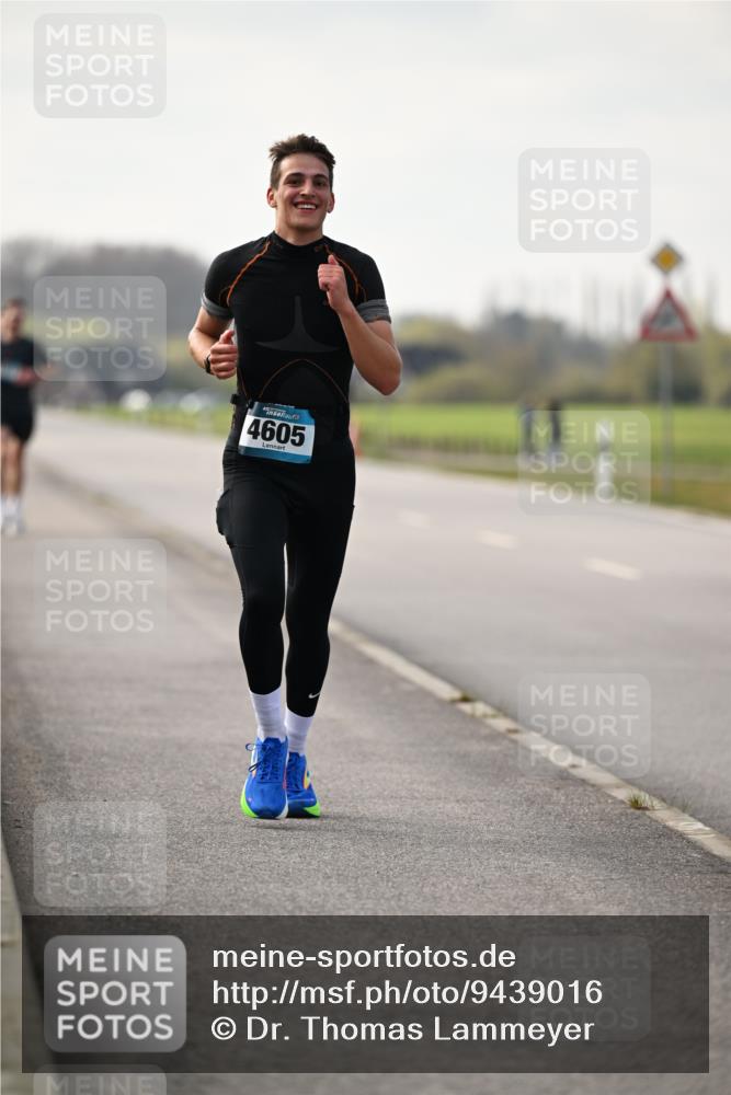 12.04.2026 - 45. Internationalen Wilhelmsburger Insellauf Dr. Thomas Lammeyer http://msf.ph/oto/9439016 12.04.2026 09:57:11 Laufen 45, 4605 meine-sportfotos.de