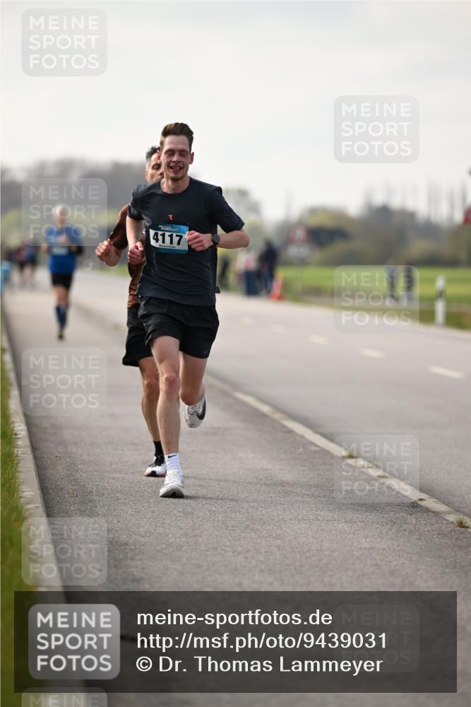 12.04.2026 - 45. Internationalen Wilhelmsburger Insellauf Dr. Thomas Lammeyer http://msf.ph/oto/9439031 12.04.2026 09:57:18 Laufen 4117 meine-sportfotos.de