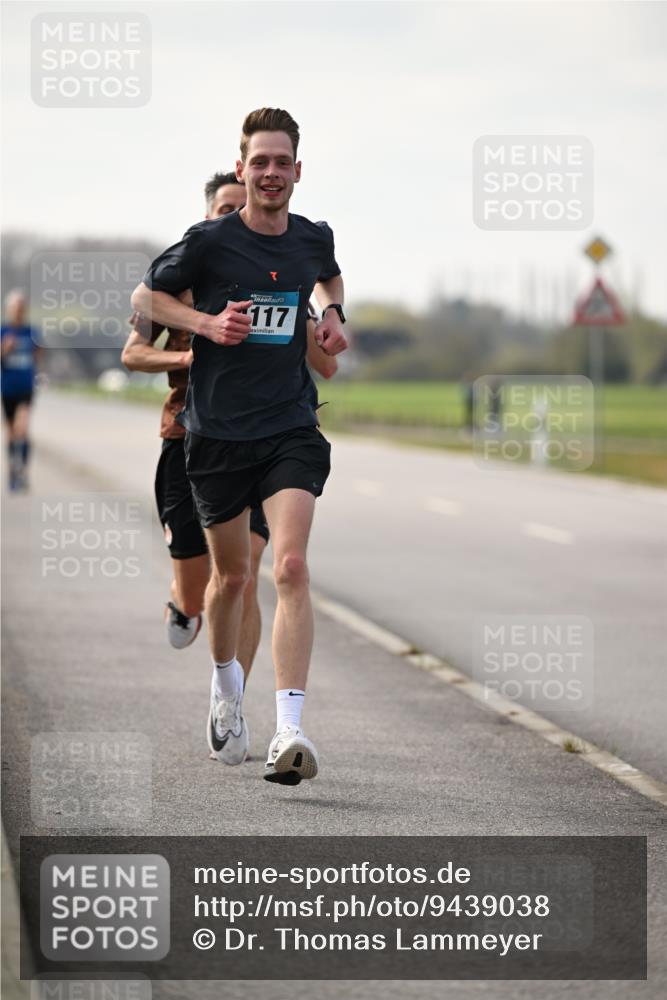 12.04.2026 - 45. Internationalen Wilhelmsburger Insellauf Dr. Thomas Lammeyer http://msf.ph/oto/9439038 12.04.2026 09:57:19 Laufen 117 meine-sportfotos.de