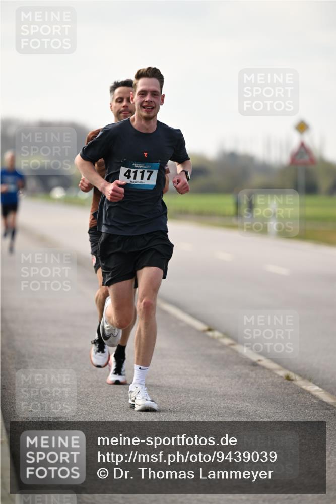 12.04.2026 - 45. Internationalen Wilhelmsburger Insellauf Dr. Thomas Lammeyer http://msf.ph/oto/9439039 12.04.2026 09:57:19 Laufen 4117 meine-sportfotos.de