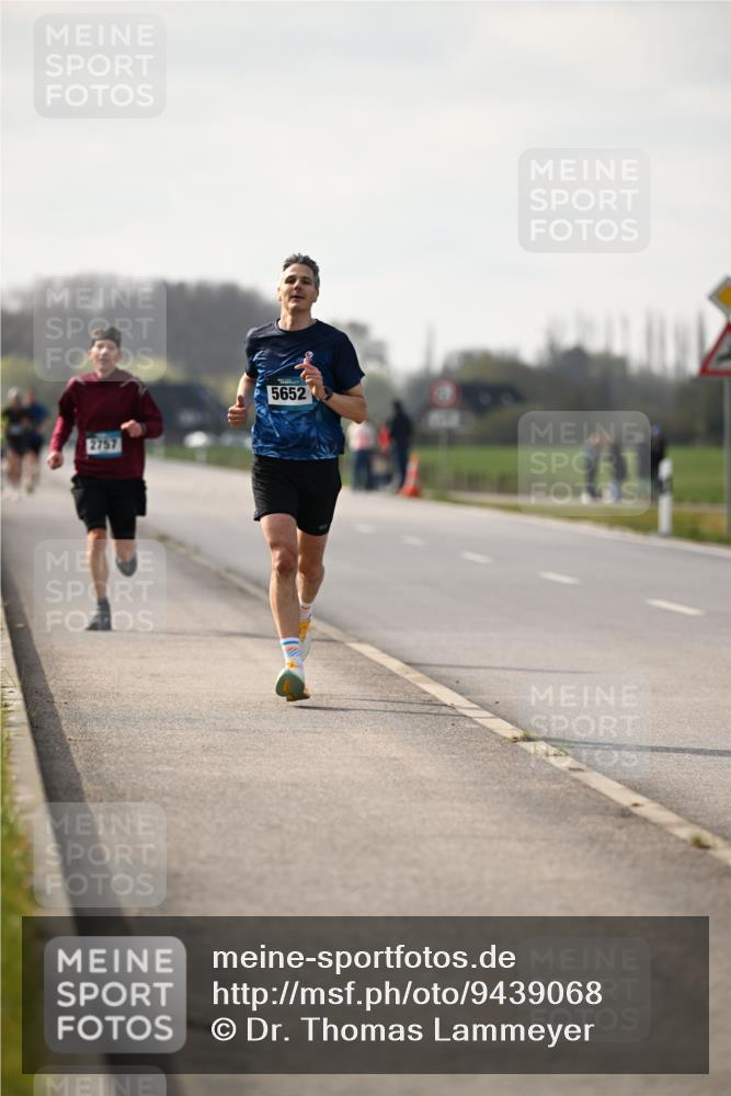 12.04.2026 - 45. Internationalen Wilhelmsburger Insellauf Dr. Thomas Lammeyer http://msf.ph/oto/9439068 12.04.2026 09:57:45 Laufen 2757, 5652 meine-sportfotos.de