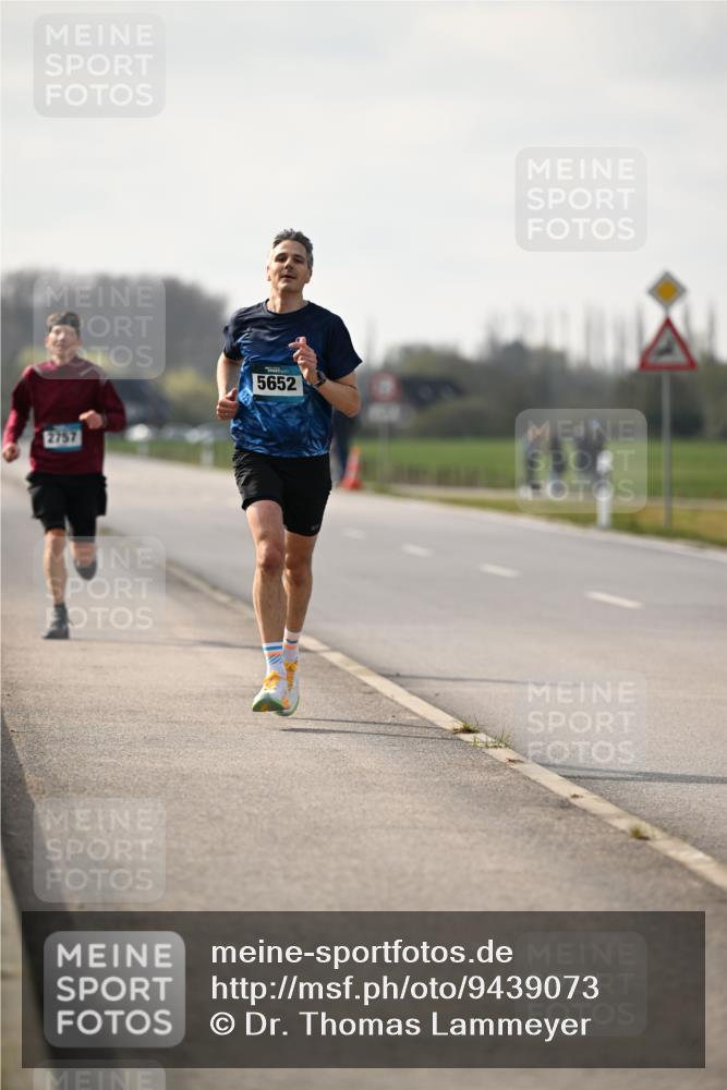 12.04.2026 - 45. Internationalen Wilhelmsburger Insellauf Dr. Thomas Lammeyer http://msf.ph/oto/9439073 12.04.2026 09:57:45 Laufen 2757, 5652 meine-sportfotos.de