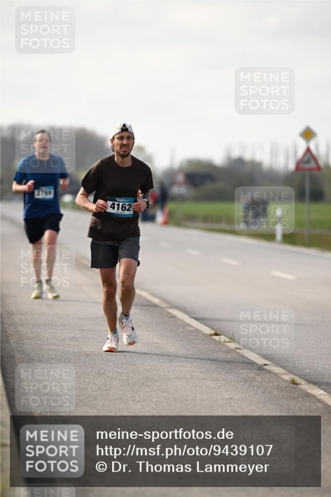 12.04.2026 - 45. Internationalen Wilhelmsburger Insellauf Dr. Thomas Lammeyer http://msf.ph/oto/9439107 12.04.2026 09:58:05 Laufen 2709, 4162 meine-sportfotos.de