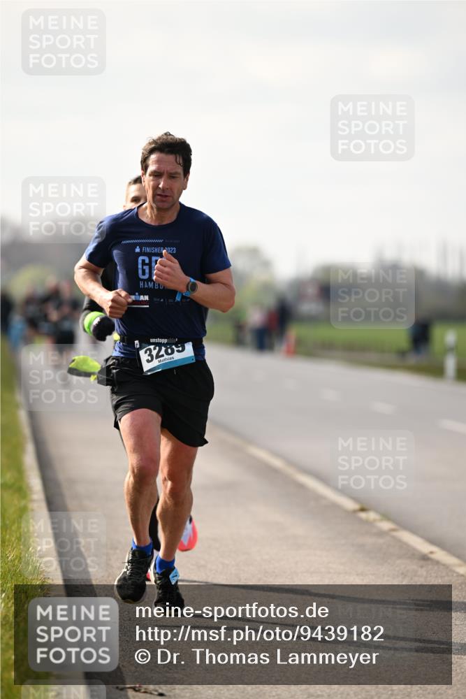 12.04.2026 - 45. Internationalen Wilhelmsburger Insellauf Dr. Thomas Lammeyer http://msf.ph/oto/9439182 12.04.2026 09:58:30 Laufen 04, 06, 2023, 2023, 3289 meine-sportfotos.de