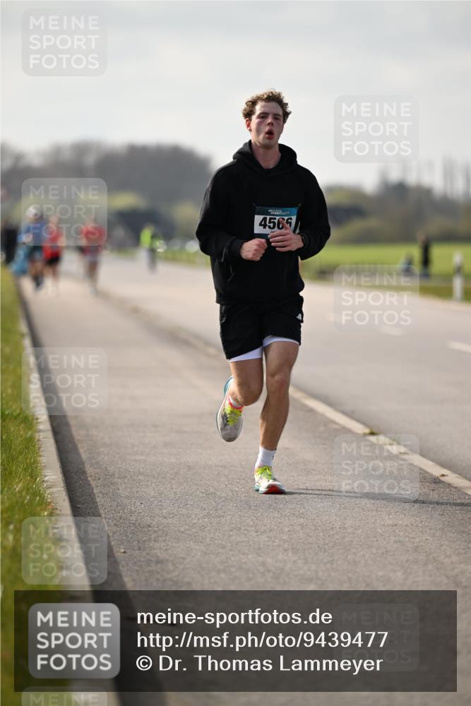 12.04.2026 - 45. Internationalen Wilhelmsburger Insellauf Dr. Thomas Lammeyer http://msf.ph/oto/9439477 12.04.2026 10:01:12 Laufen 4566 meine-sportfotos.de