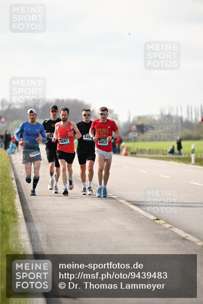 12.04.2026 - 45. Internationalen Wilhelmsburger Insellauf Dr. Thomas Lammeyer http://msf.ph/oto/9439483 12.04.2026 10:01:26 Laufen 5684, 449, 5561, 4953 meine-sportfotos.de