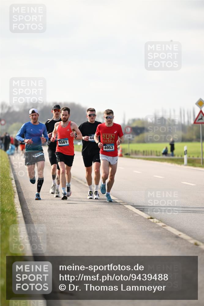 12.04.2026 - 45. Internationalen Wilhelmsburger Insellauf Dr. Thomas Lammeyer http://msf.ph/oto/9439488 12.04.2026 10:01:26 Laufen 44, 5561, 4953, 66 meine-sportfotos.de