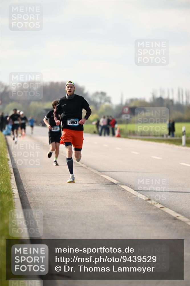 12.04.2026 - 45. Internationalen Wilhelmsburger Insellauf Dr. Thomas Lammeyer http://msf.ph/oto/9439529 12.04.2026 10:01:41 Laufen 4581, 3963 meine-sportfotos.de
