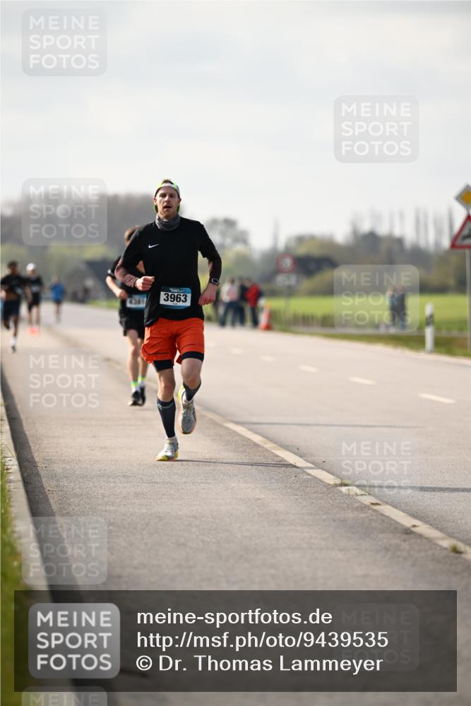 12.04.2026 - 45. Internationalen Wilhelmsburger Insellauf Dr. Thomas Lammeyer http://msf.ph/oto/9439535 12.04.2026 10:01:42 Laufen 4581, 3963 meine-sportfotos.de