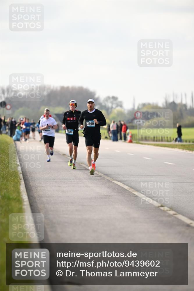 12.04.2026 - 45. Internationalen Wilhelmsburger Insellauf Dr. Thomas Lammeyer http://msf.ph/oto/9439602 12.04.2026 10:01:58 Laufen 2383, 2595 meine-sportfotos.de
