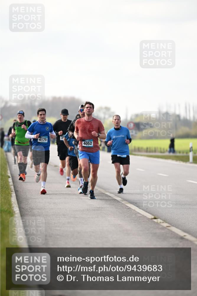 12.04.2026 - 45. Internationalen Wilhelmsburger Insellauf Dr. Thomas Lammeyer http://msf.ph/oto/9439683 12.04.2026 10:02:22 Laufen 35, 4175, 4052 meine-sportfotos.de