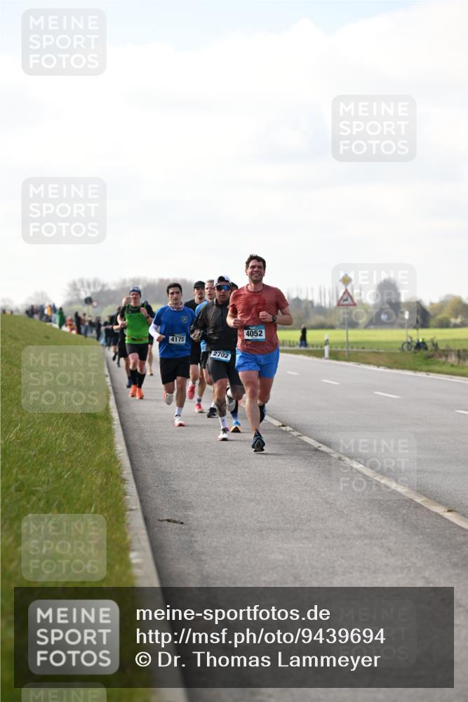 12.04.2026 - 45. Internationalen Wilhelmsburger Insellauf Dr. Thomas Lammeyer http://msf.ph/oto/9439694 12.04.2026 10:02:25 Laufen 4175, 2702, 4052 meine-sportfotos.de