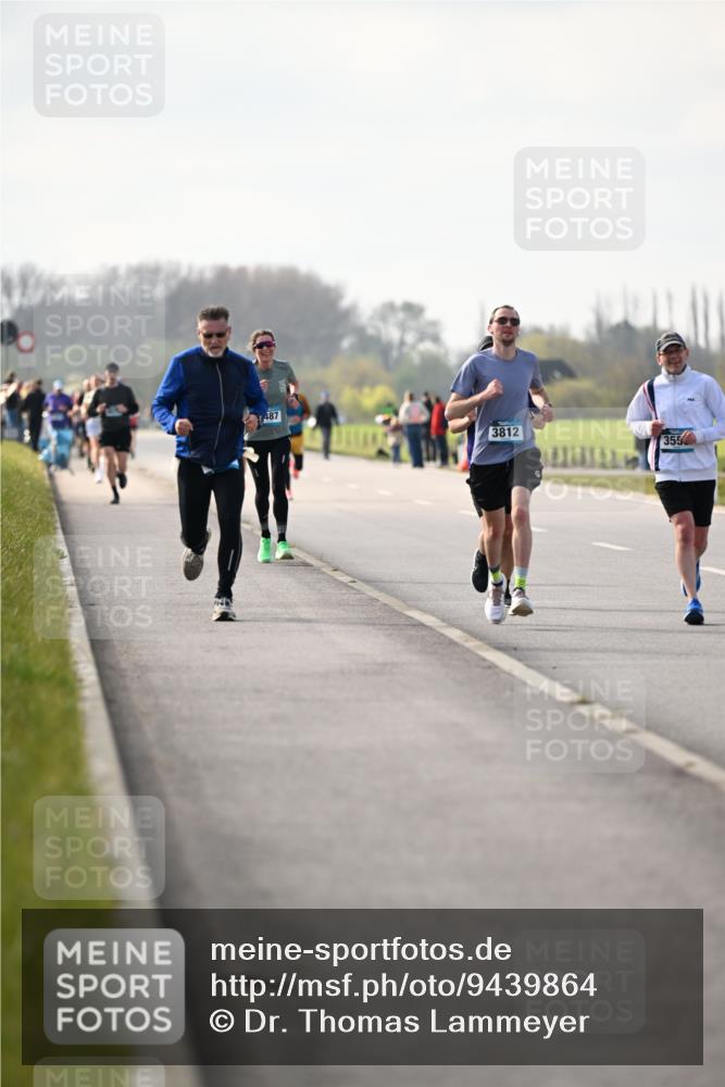 12.04.2026 - 45. Internationalen Wilhelmsburger Insellauf Dr. Thomas Lammeyer http://msf.ph/oto/9439864 12.04.2026 10:03:04 Laufen 487, 3812, 355 meine-sportfotos.de