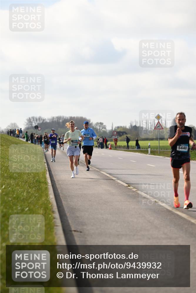 12.04.2026 - 45. Internationalen Wilhelmsburger Insellauf Dr. Thomas Lammeyer http://msf.ph/oto/9439932 12.04.2026 10:03:23 Laufen 3473, 5503, 4225, 5440 meine-sportfotos.de