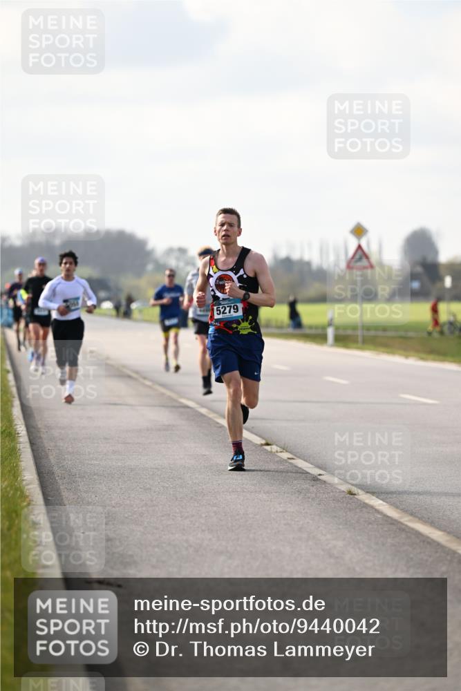 12.04.2026 - 45. Internationalen Wilhelmsburger Insellauf Dr. Thomas Lammeyer http://msf.ph/oto/9440042 12.04.2026 10:03:44 Laufen 4, 5279 meine-sportfotos.de