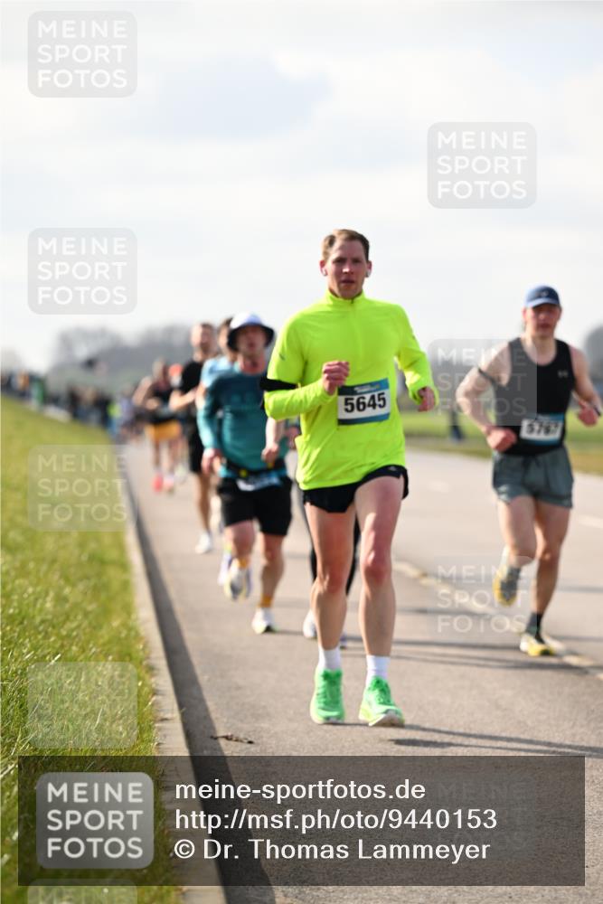 12.04.2026 - 45. Internationalen Wilhelmsburger Insellauf Dr. Thomas Lammeyer http://msf.ph/oto/9440153 12.04.2026 10:04:09 Laufen 5645, 5743 meine-sportfotos.de