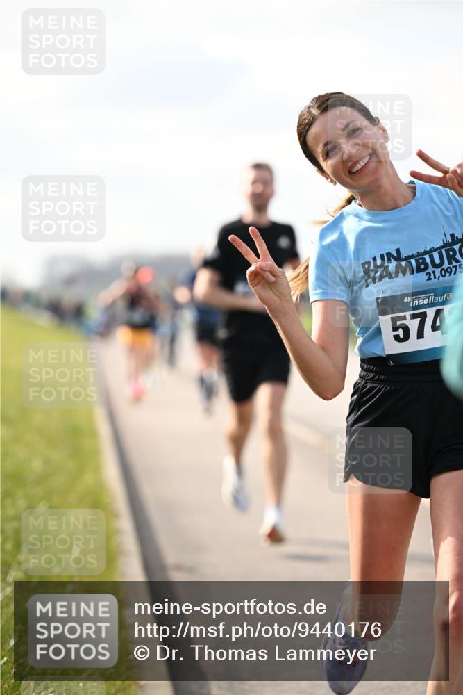 12.04.2026 - 45. Internationalen Wilhelmsburger Insellauf Dr. Thomas Lammeyer http://msf.ph/oto/9440176 12.04.2026 10:04:13 Laufen 21, 0975, 45, 574 meine-sportfotos.de