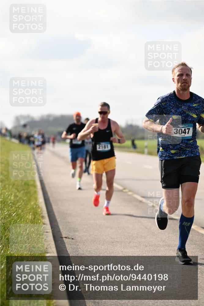 12.04.2026 - 45. Internationalen Wilhelmsburger Insellauf Dr. Thomas Lammeyer http://msf.ph/oto/9440198 12.04.2026 10:04:18 Laufen 2181, 3047 meine-sportfotos.de