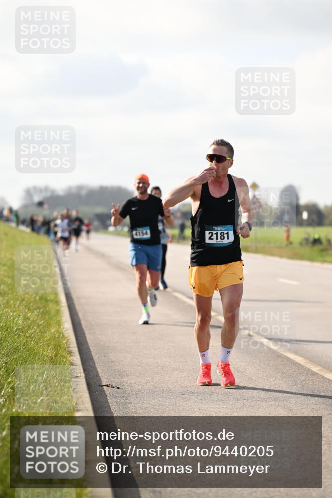 12.04.2026 - 45. Internationalen Wilhelmsburger Insellauf Dr. Thomas Lammeyer http://msf.ph/oto/9440205 12.04.2026 10:04:19 Laufen 4154, 2181, 8 meine-sportfotos.de