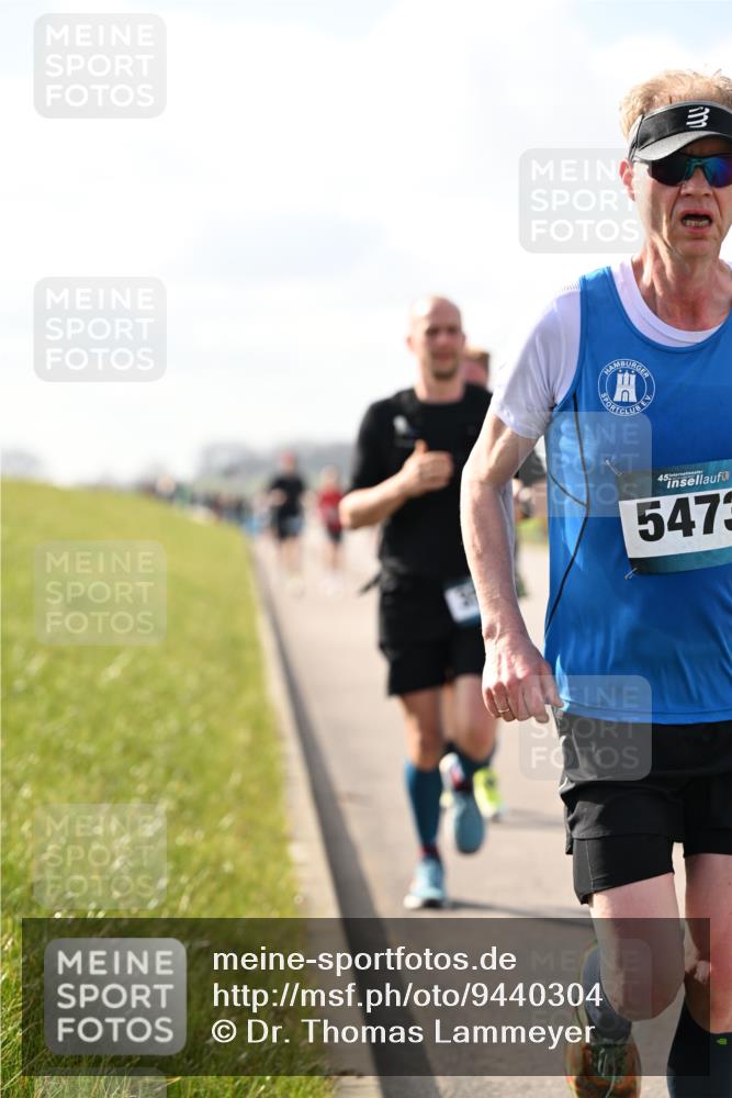12.04.2026 - 45. Internationalen Wilhelmsburger Insellauf Dr. Thomas Lammeyer http://msf.ph/oto/9440304 12.04.2026 10:04:41 Laufen 330, 45, 5473 meine-sportfotos.de