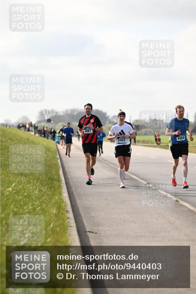 12.04.2026 - 45. Internationalen Wilhelmsburger Insellauf Dr. Thomas Lammeyer http://msf.ph/oto/9440403 12.04.2026 10:04:57 Laufen 4087, 5452, 4068 meine-sportfotos.de