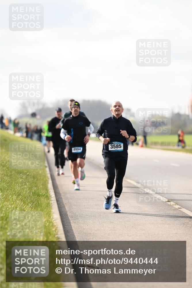 12.04.2026 - 45. Internationalen Wilhelmsburger Insellauf Dr. Thomas Lammeyer http://msf.ph/oto/9440444 12.04.2026 10:05:11 Laufen 3585, 4994 meine-sportfotos.de