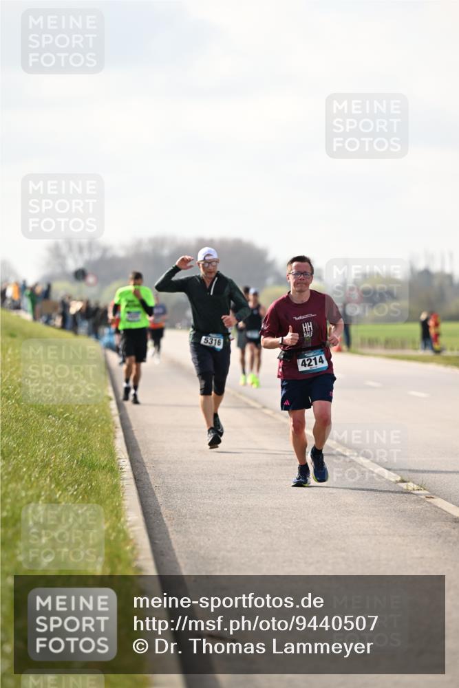 12.04.2026 - 45. Internationalen Wilhelmsburger Insellauf Dr. Thomas Lammeyer http://msf.ph/oto/9440507 12.04.2026 10:05:21 Laufen 5316, 4214 meine-sportfotos.de