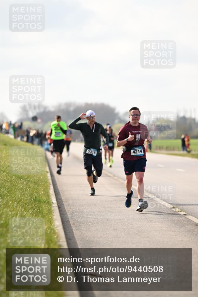 12.04.2026 - 45. Internationalen Wilhelmsburger Insellauf Dr. Thomas Lammeyer http://msf.ph/oto/9440508 12.04.2026 10:05:21 Laufen 5316, 4214 meine-sportfotos.de