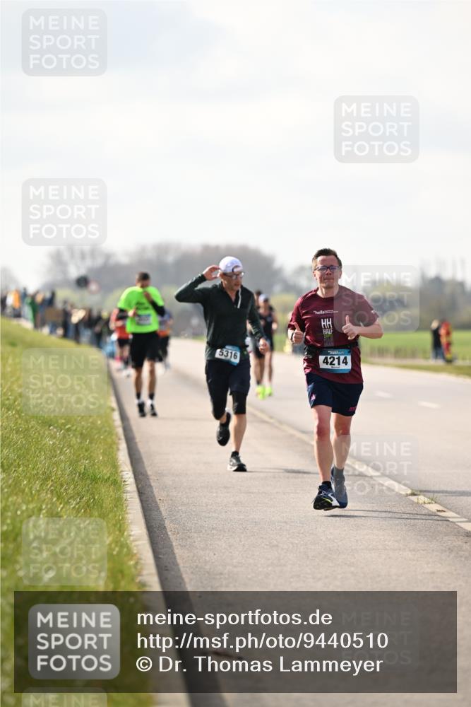 12.04.2026 - 45. Internationalen Wilhelmsburger Insellauf Dr. Thomas Lammeyer http://msf.ph/oto/9440510 12.04.2026 10:05:21 Laufen 5316, 4214 meine-sportfotos.de