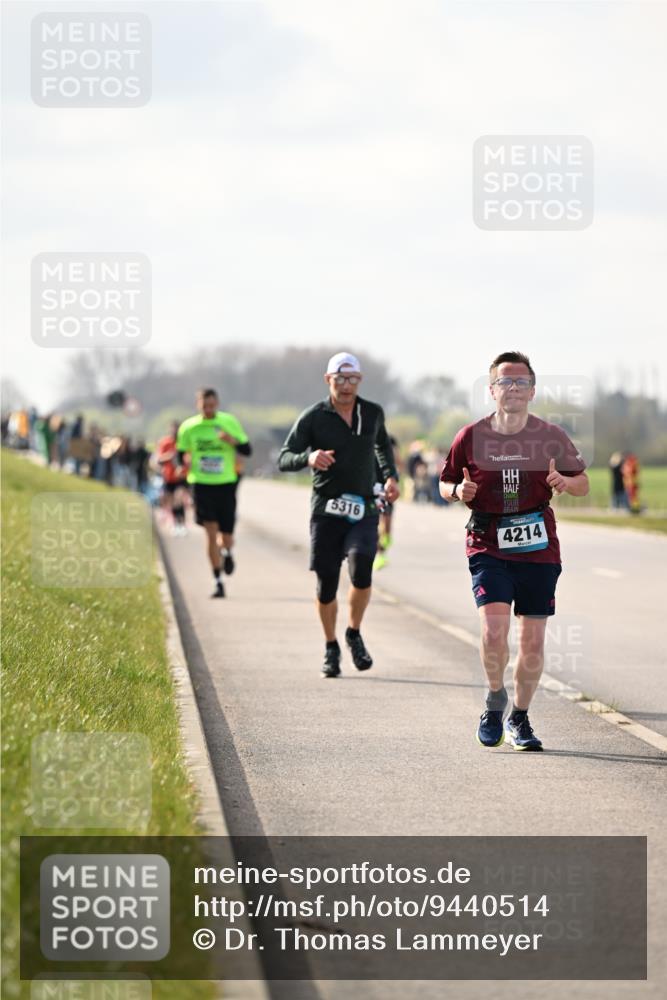 12.04.2026 - 45. Internationalen Wilhelmsburger Insellauf Dr. Thomas Lammeyer http://msf.ph/oto/9440514 12.04.2026 10:05:21 Laufen 5316, 4214 meine-sportfotos.de