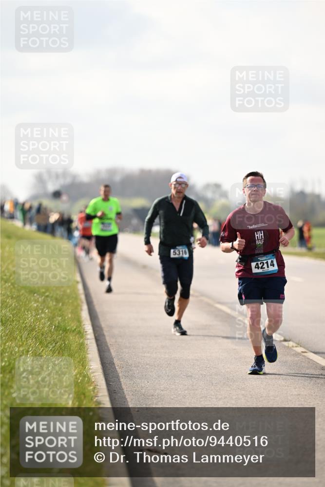 12.04.2026 - 45. Internationalen Wilhelmsburger Insellauf Dr. Thomas Lammeyer http://msf.ph/oto/9440516 12.04.2026 10:05:22 Laufen 5316, 4214 meine-sportfotos.de