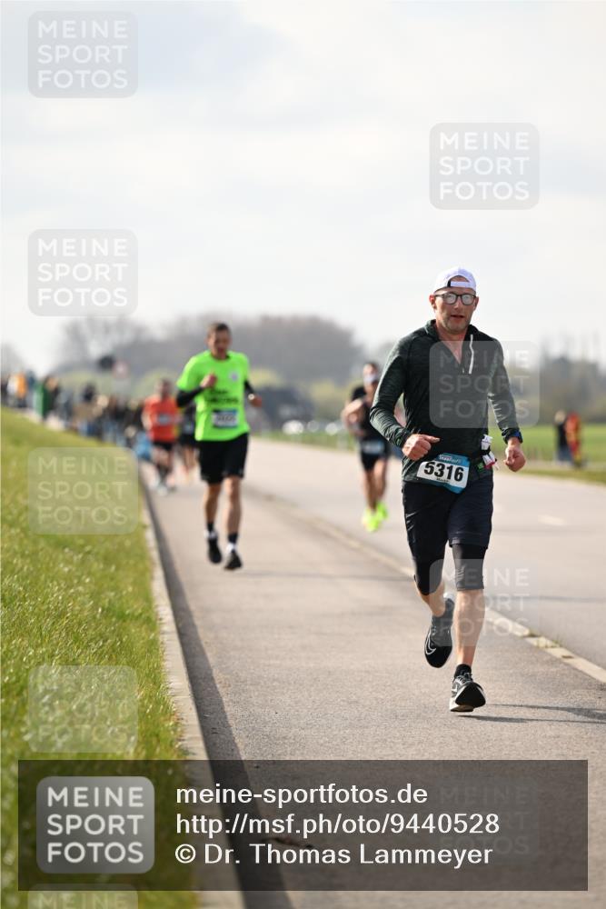 12.04.2026 - 45. Internationalen Wilhelmsburger Insellauf Dr. Thomas Lammeyer http://msf.ph/oto/9440528 12.04.2026 10:05:24 Laufen 5316 meine-sportfotos.de