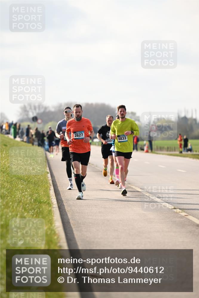 12.04.2026 - 45. Internationalen Wilhelmsburger Insellauf Dr. Thomas Lammeyer http://msf.ph/oto/9440612 12.04.2026 10:05:36 Laufen 2627, 5833, 5804 meine-sportfotos.de