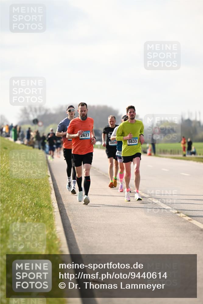 12.04.2026 - 45. Internationalen Wilhelmsburger Insellauf Dr. Thomas Lammeyer http://msf.ph/oto/9440614 12.04.2026 10:05:37 Laufen 2627, 5804, 5833, 414 meine-sportfotos.de