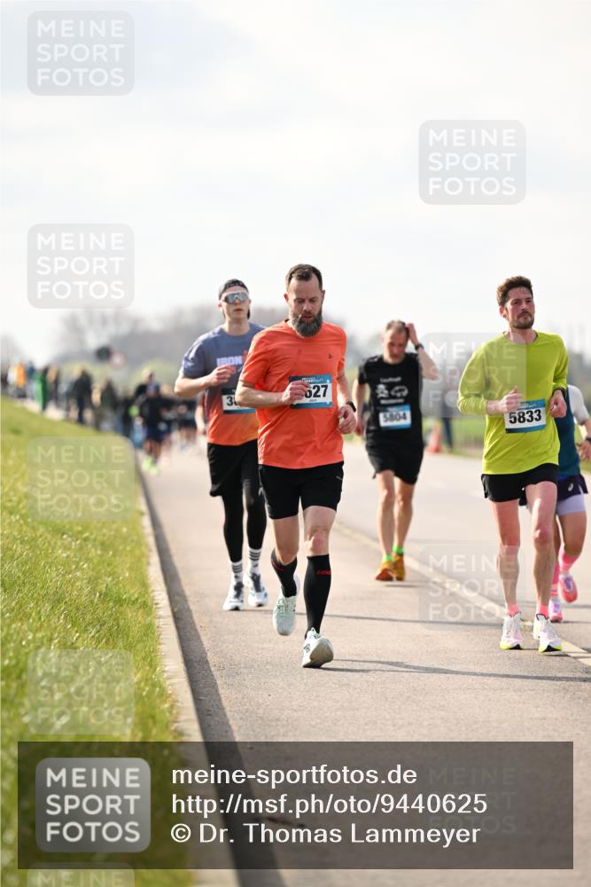 12.04.2026 - 45. Internationalen Wilhelmsburger Insellauf Dr. Thomas Lammeyer http://msf.ph/oto/9440625 12.04.2026 10:05:39 Laufen 3, 527, 5804, 5833 meine-sportfotos.de