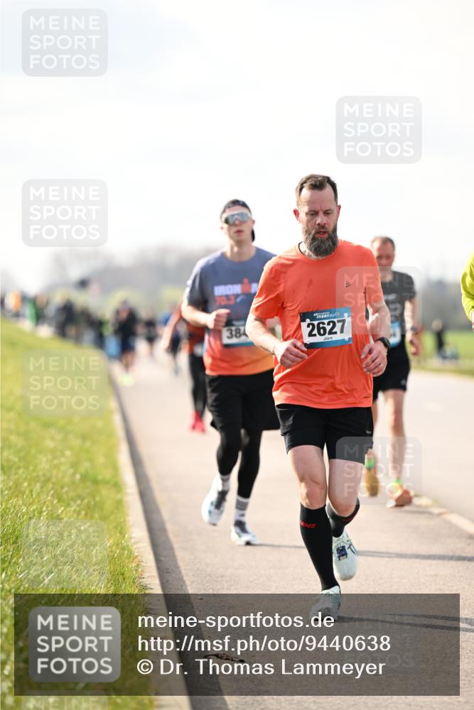 12.04.2026 - 45. Internationalen Wilhelmsburger Insellauf Dr. Thomas Lammeyer http://msf.ph/oto/9440638 12.04.2026 10:05:40 Laufen 70, 3, 384, 2627 meine-sportfotos.de