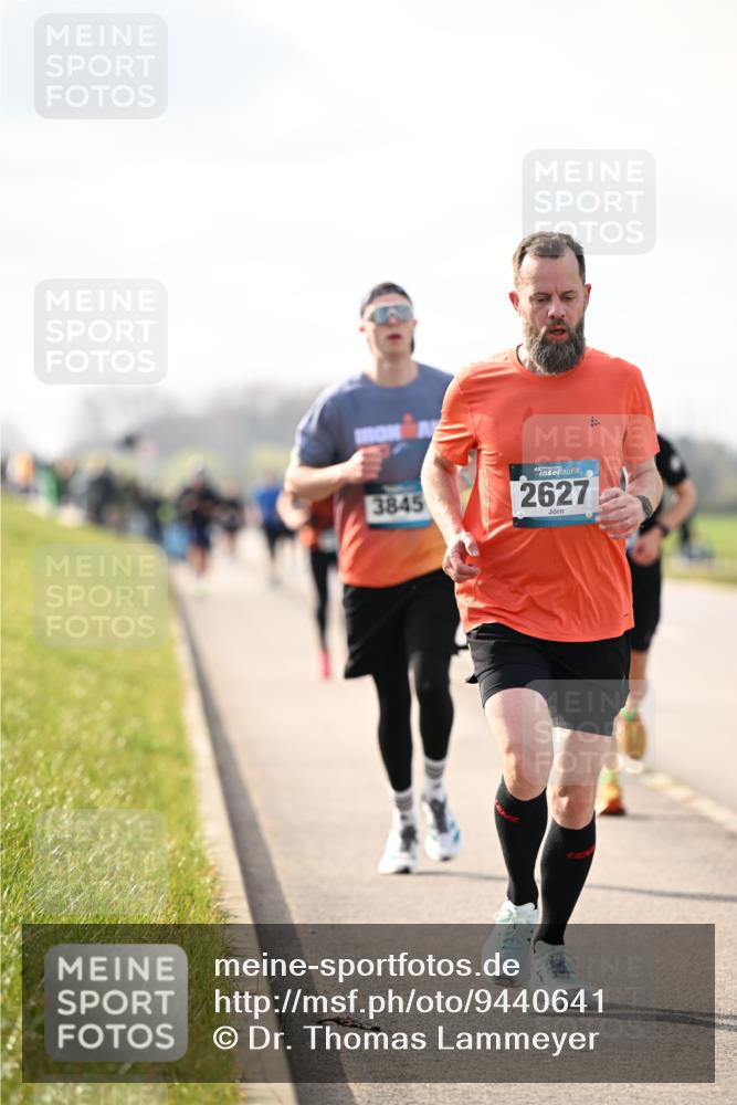 12.04.2026 - 45. Internationalen Wilhelmsburger Insellauf Dr. Thomas Lammeyer http://msf.ph/oto/9440641 12.04.2026 10:05:41 Laufen 3845, 45, 2627 meine-sportfotos.de