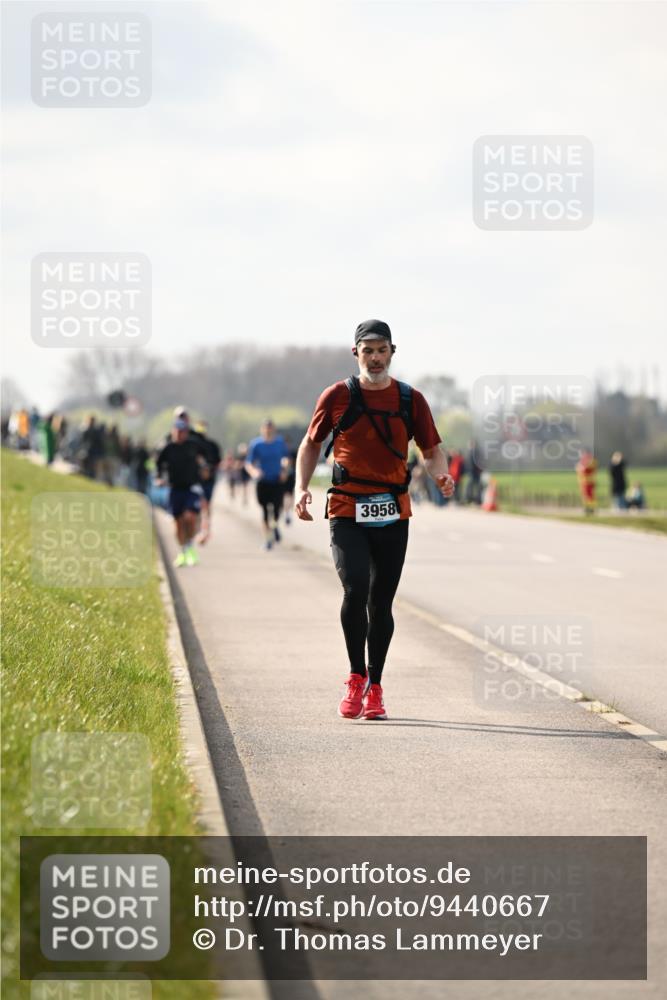 12.04.2026 - 45. Internationalen Wilhelmsburger Insellauf Dr. Thomas Lammeyer http://msf.ph/oto/9440667 12.04.2026 10:05:45 Laufen 3958 meine-sportfotos.de