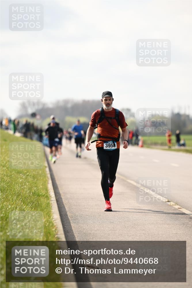12.04.2026 - 45. Internationalen Wilhelmsburger Insellauf Dr. Thomas Lammeyer http://msf.ph/oto/9440668 12.04.2026 10:05:45 Laufen 3958 meine-sportfotos.de