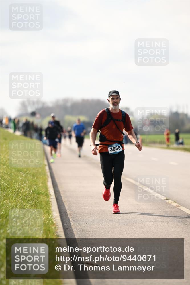 12.04.2026 - 45. Internationalen Wilhelmsburger Insellauf Dr. Thomas Lammeyer http://msf.ph/oto/9440671 12.04.2026 10:05:46 Laufen 3958 meine-sportfotos.de