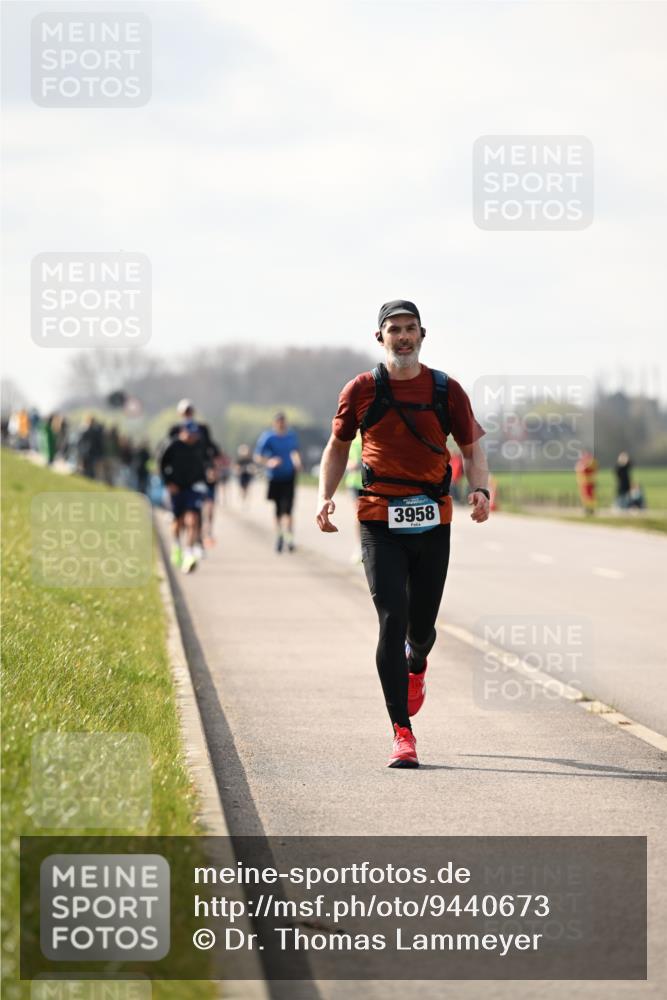 12.04.2026 - 45. Internationalen Wilhelmsburger Insellauf Dr. Thomas Lammeyer http://msf.ph/oto/9440673 12.04.2026 10:05:46 Laufen 3958 meine-sportfotos.de