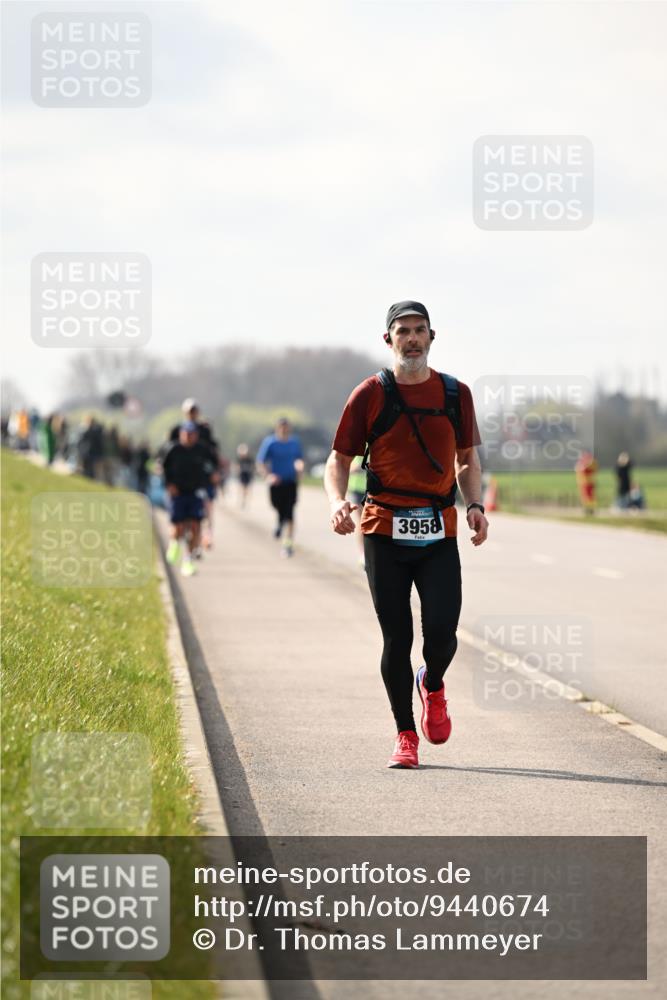12.04.2026 - 45. Internationalen Wilhelmsburger Insellauf Dr. Thomas Lammeyer http://msf.ph/oto/9440674 12.04.2026 10:05:46 Laufen 3958 meine-sportfotos.de