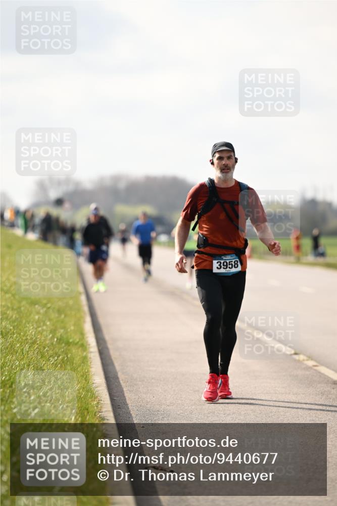 12.04.2026 - 45. Internationalen Wilhelmsburger Insellauf Dr. Thomas Lammeyer http://msf.ph/oto/9440677 12.04.2026 10:05:46 Laufen 3958 meine-sportfotos.de