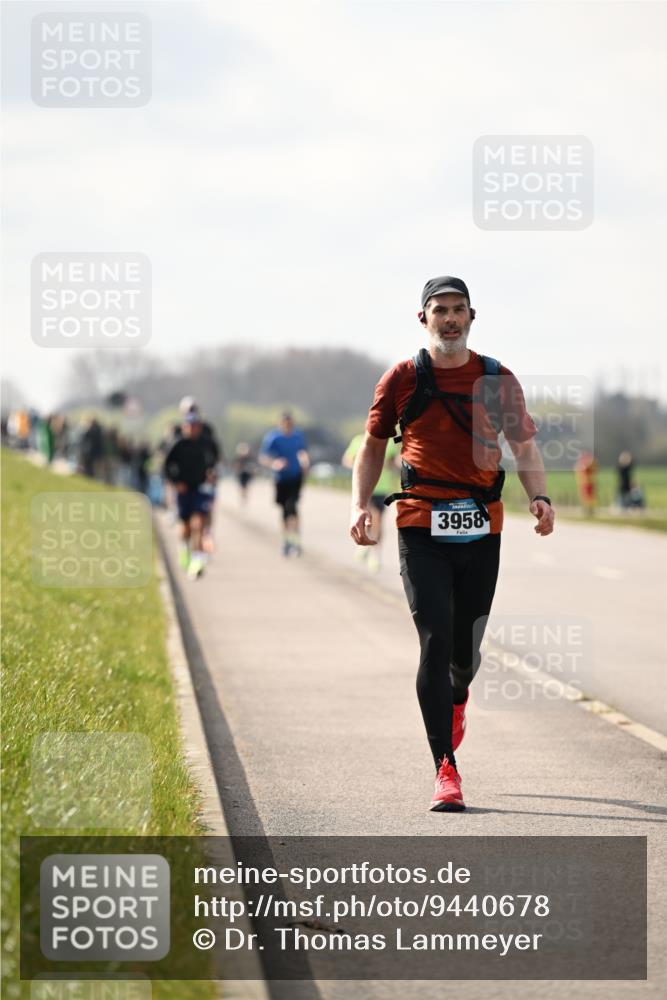 12.04.2026 - 45. Internationalen Wilhelmsburger Insellauf Dr. Thomas Lammeyer http://msf.ph/oto/9440678 12.04.2026 10:05:47 Laufen 3958 meine-sportfotos.de