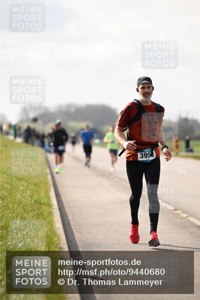 12.04.2026 - 45. Internationalen Wilhelmsburger Insellauf Dr. Thomas Lammeyer http://msf.ph/oto/9440680 12.04.2026 10:05:47 Laufen 3956 meine-sportfotos.de
