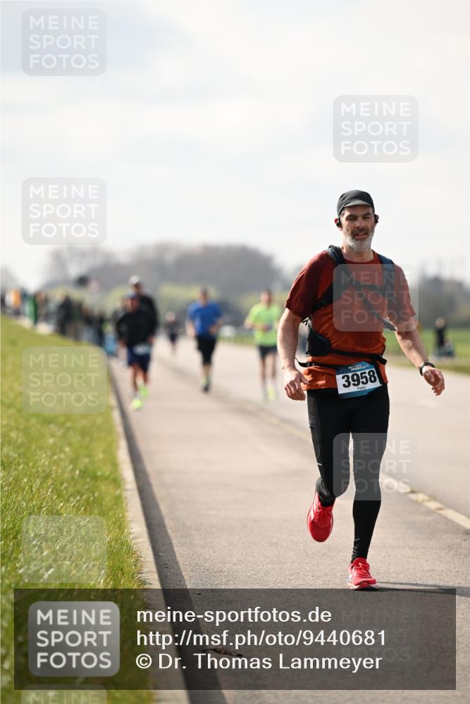 12.04.2026 - 45. Internationalen Wilhelmsburger Insellauf Dr. Thomas Lammeyer http://msf.ph/oto/9440681 12.04.2026 10:05:47 Laufen 3958 meine-sportfotos.de